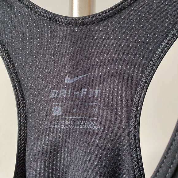 🌿Medium Black Racerback Fitted Tank by Nike - Picture 3 of 5